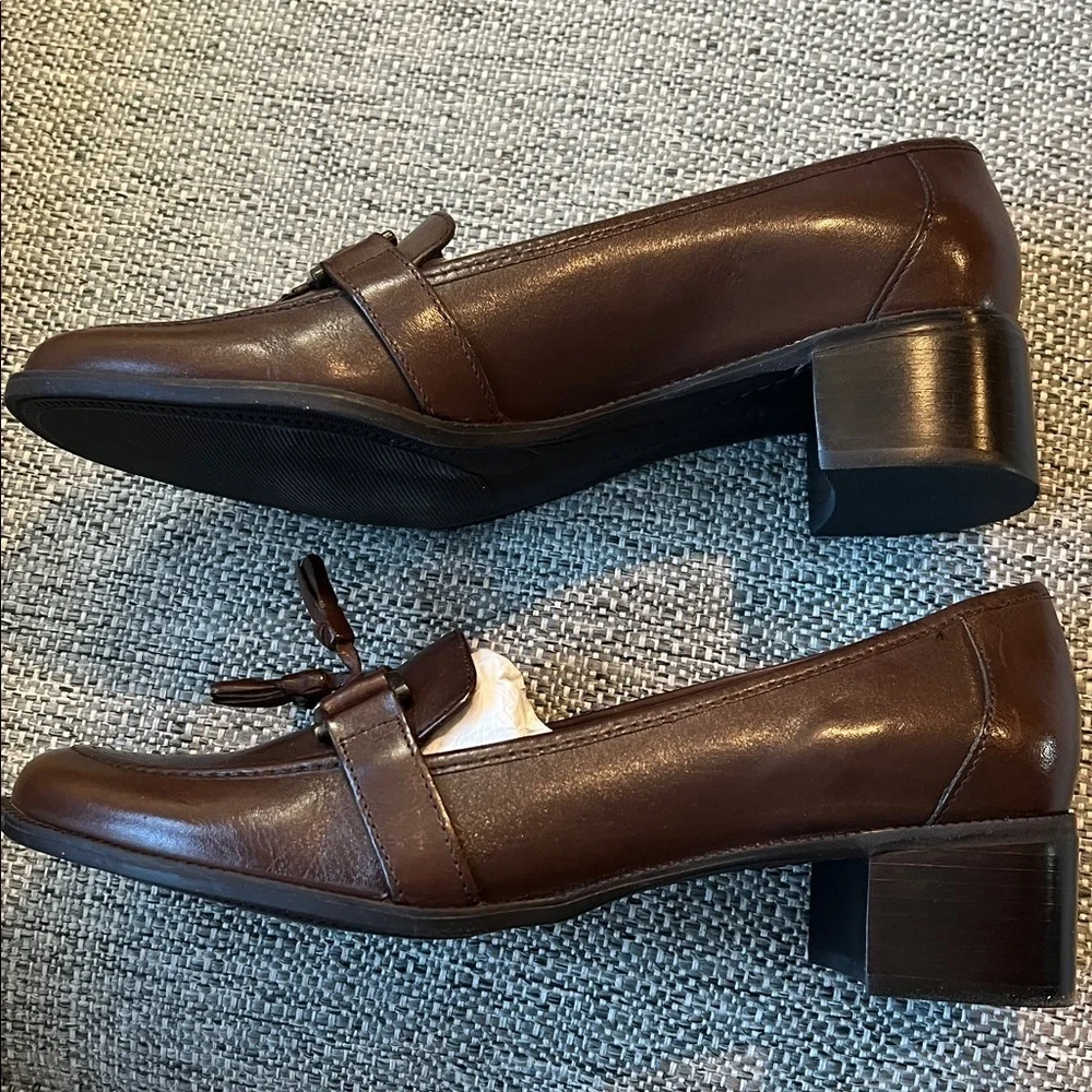 Naturalizer Women’s  Brown Leather Tassle Loafers low block heel Size 9.5 NEW